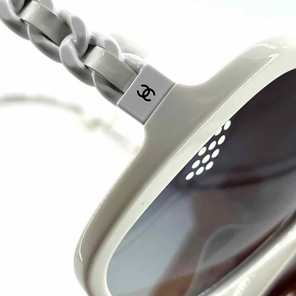 Chanel Luxury - Sunglasses - Picture 7 of 7